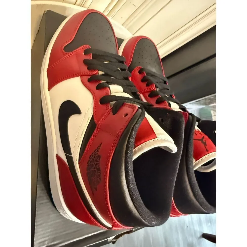 Air Jordan 1 Mid Men's Chicago Toe Athletic Sneaker Shoes Multicolor Size 8.5